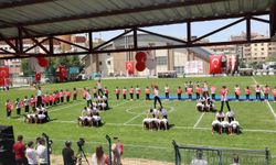 Gençlik ve Spor Futbol Sahasın'da 19 Mayıs gösterisi