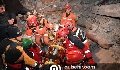 Gaziantep'te 65 saatin ardından bir kadın daha kurtarıldı