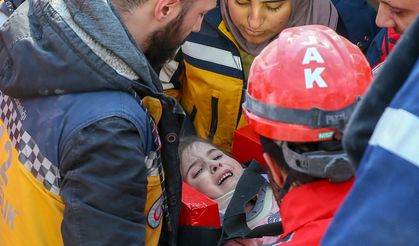 İslahiye'de baba ile kızı depremin 132. saatinde kurtarıldı