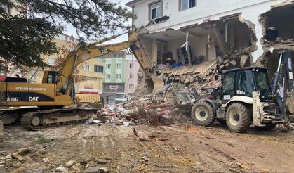 Depremden etkilenen Göksun'da 6 binden fazla bina yapılacak