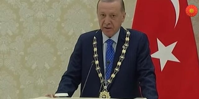 Cumhurbaşkanı Erdoğan'a 'İmam Buhari Nişanı' takdim edildi