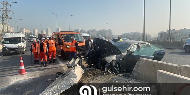 İzmir'de otomobil beton bariyere çarptı, 1 ölü 1 yaralı