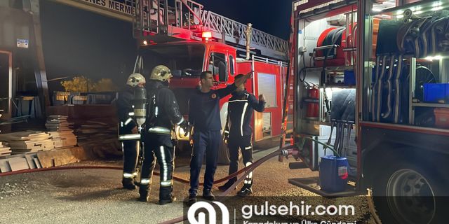 Antalya'daki bir mobilya dükkanında yangın çıktı
