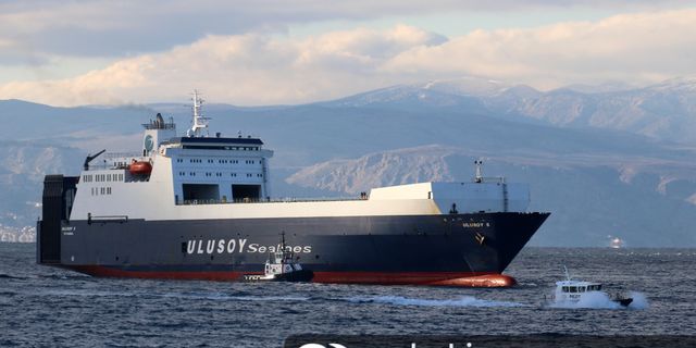 İskenderun'dan 21 afet mağduru gemiyle İzmir'e geldi