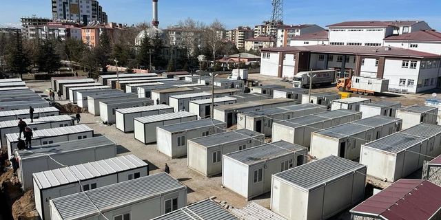 Elbistan'da depremzedeler için konteyner kent yapılıyor