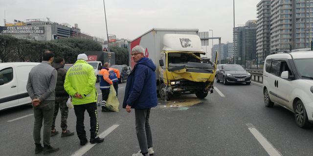 İstanbul Bahçelievler'de kamyonet kazası