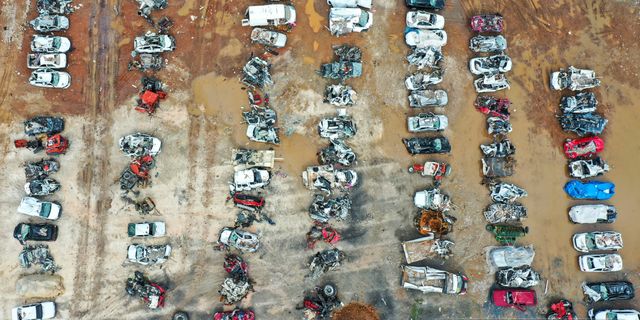 Gaziantep'te enkazdan çıkarılan araçlar sahiplerini bekliyor