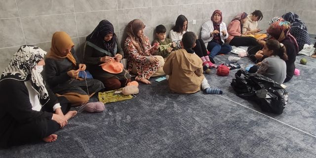 Halk Eğitim Merkezi'nin ürünleri depremzedelere dağıtıldı
