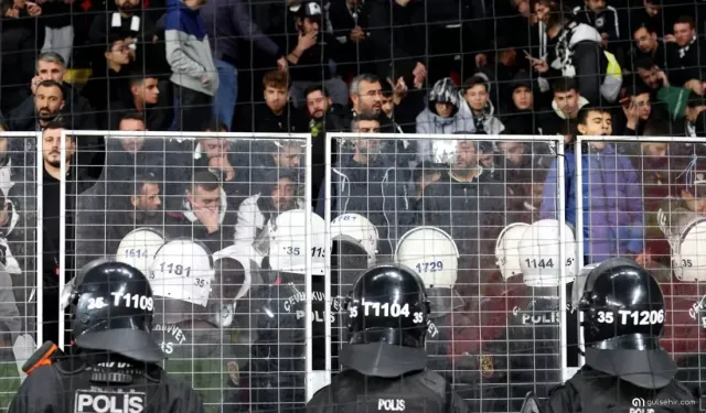 Altaylı futbolcular, Gürsel Aksel Stadı'ndan ayrıldı
