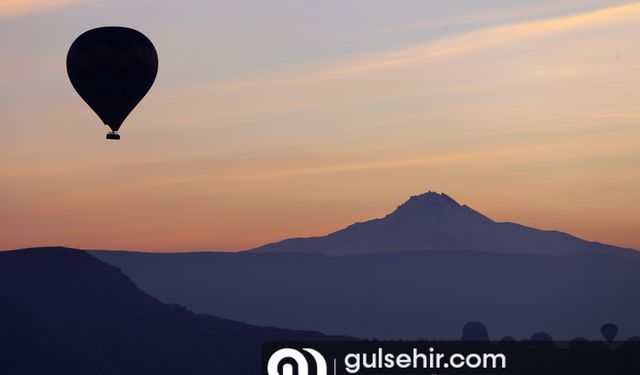 Kapadokya'daki balon turlarından dron görüntüleri