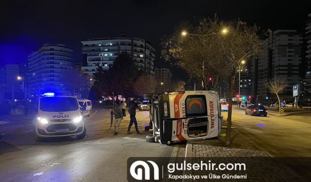 Konya'da ambulans ile otomobil çarpıştı, 4 yaralı