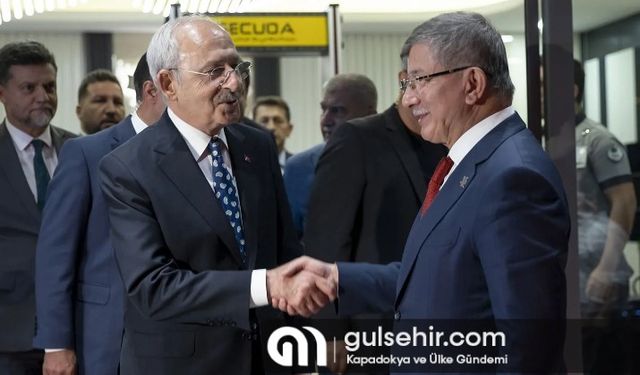 CHP Genel Başkanı Kılıçdaroğlu, Gelecek Partisi Genel Başkanı Davutoğlu ile bir araya geldi