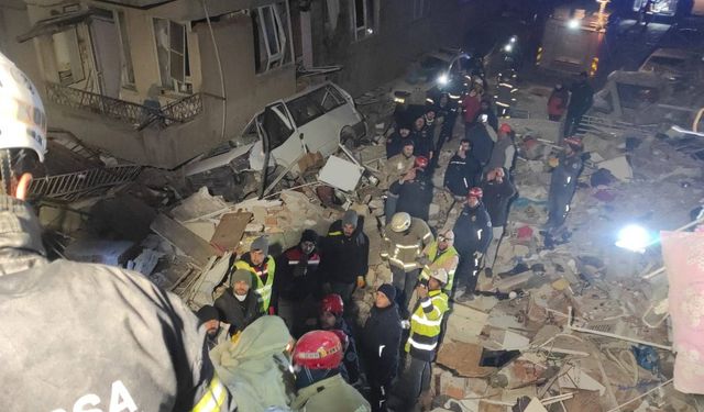 Kahramanmaraş'ta 117 saat sonra enkazdan bir kişi kurtarıldı