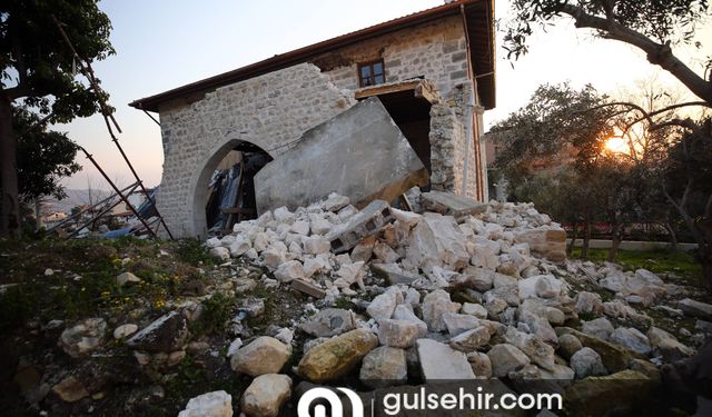Hatay'daki İngiliz Protestan Mektebi depremde hasar gördü