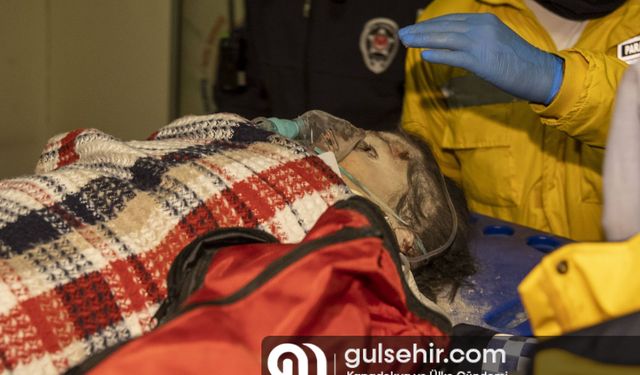 Kahramanmaraş'ta 258. saatte enkazdan bir kadın kurtarıldı