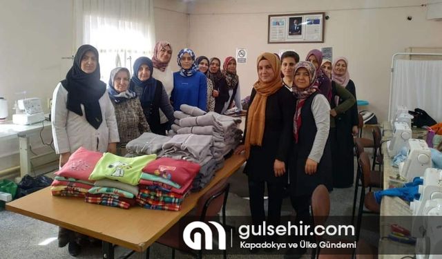 Kozaklı Halk Eğitim Merkezi depremzedelere kıyafet üretiyor