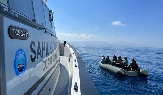 Ölüme Terkedilen 41 Göçmen Sahil Güvenlik Ekiplerince Kurtarıldı
