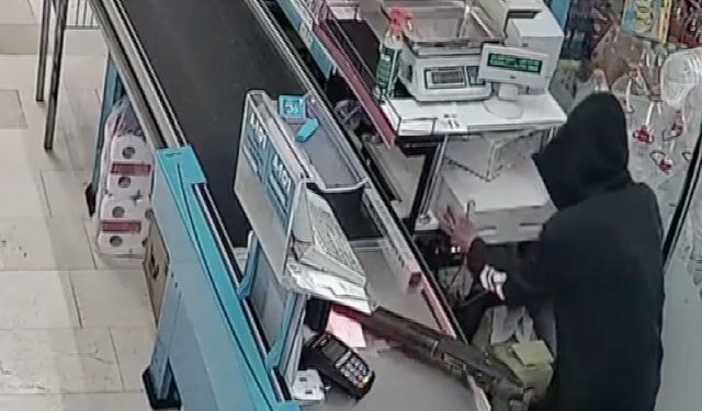 Adana'da bir kişi pompalı tüfek ve bıçakla 2 market soydu
