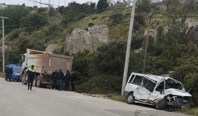 Muğla'da kamyonla çarpışan aracın sürücüsü öldü