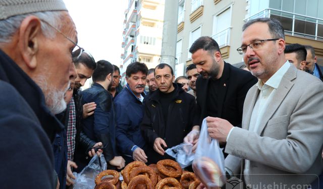 Bakan Kasapoğlu İzmir'de bayramlaşıyor