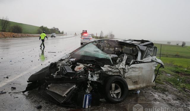 Tokat'ta minibüs ile otomobil çarpıştı, 1 kişi öldü