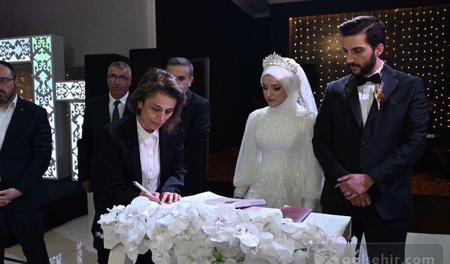 Nevşehir Valisi Becel, nikah şahidi oldu