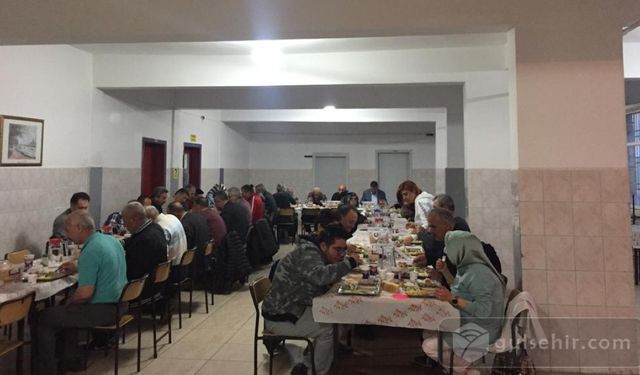Nevşehir lisesinden iftar yemeği programı