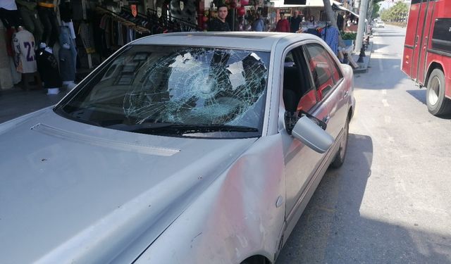 Antalya'da bisikletle otomobil çarpıştı, 1 yaralı