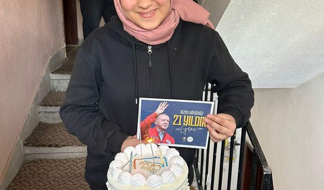 Gülşehir'de AK Parti gençlerin doğum gününü kutladı