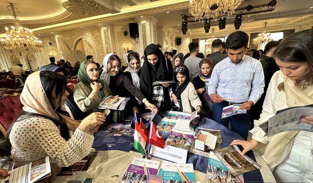 Kapadokya Üniversitesi fuarda İranlı öğrencilerin ilgisini çekti