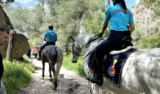 Ihlara Vadisi’nde atlı jandarmalar görev yapıyor