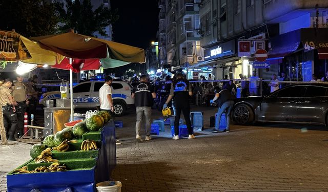 İzmir'de kavgaya müdahale eden polis memuru silahla yaralandı