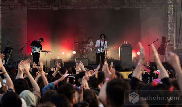 Kapadokya'da müzik şöleni! 16 sanatçı sahne aldı