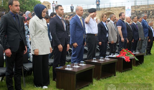 Nevşehir Valiliği öncü oldu! Kapadokya'yı 18 bin öğrenci gezdi