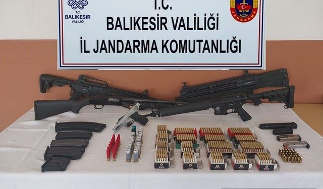 Balıkesir jandarması operasyon ile silah ele geçirdi