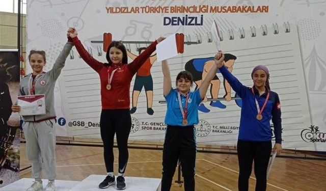 Sporcularımız halter şampiyonasından başarılarla döndüler.