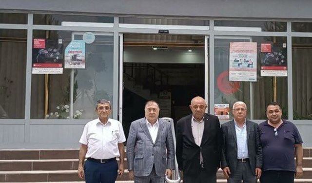 Arif Parmaksız, Kırşehir Ticaret Borsası Başkanı Neşet Yavuz'u ziyaret etti