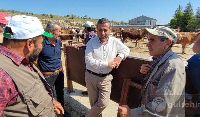 Süleyman Özgün kurban pazarını ziyaret etti