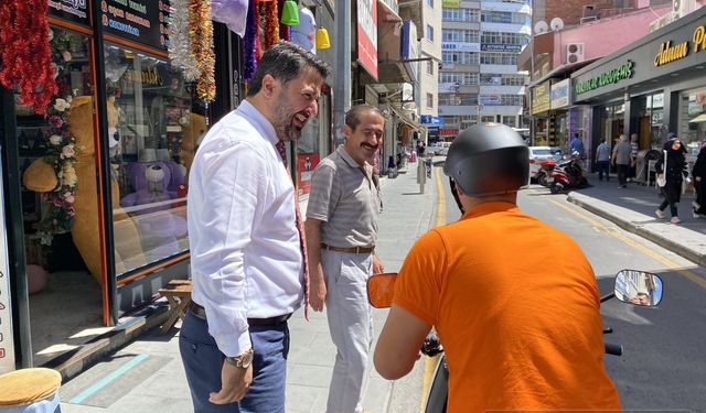 Emre Çalışkan, Nar Caddesi'nde esnaf ziyareti yaptı