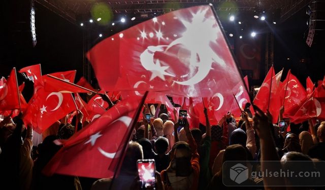 Nevşehirliler 15 Temmuz Demokrasi ve Milli Birlik Günü’nü kutladı