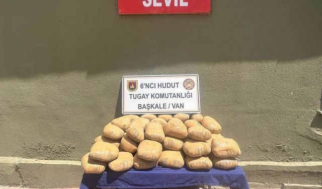 Van hudut hattında, 130 kg toz esrar ele geçirildi