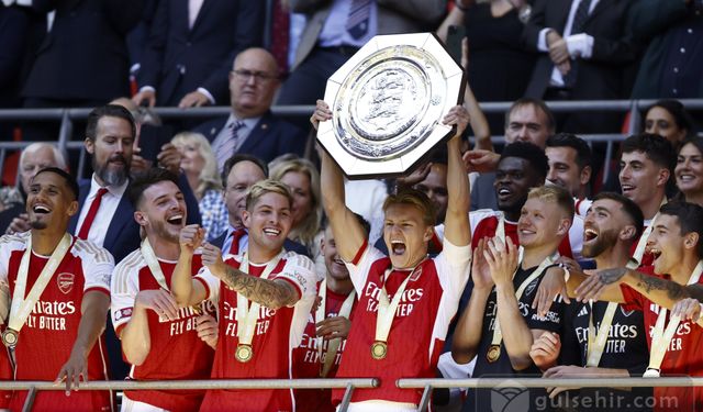 Arsenal, Community Shield Kupası'nı müzesine götürdü