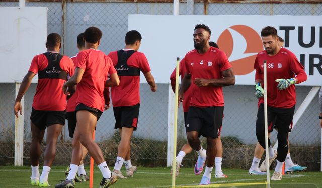 Sivasspor Teknik Direktörü  “Zor bir maç bizi bekliyor açıkçası"Dedi