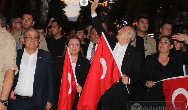 Kemal Kılıçdaroğlu, Aydın’daki Zafer Yürüyüşü’ne katıldı