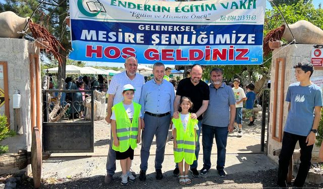 Süleyman Özgün, Enderun Eğitim Vakfı'nı ziyaret etti