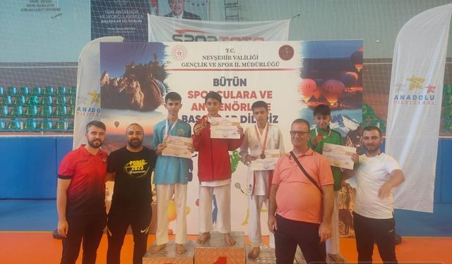 Anadolu Yıldızlar Ligi  Karate Türkiye Şampiyonu Kaan Rüzgar AĞCA