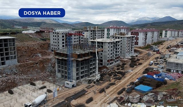 Deprem bölgesinde konut çalışmaları hızlanarak devam etti