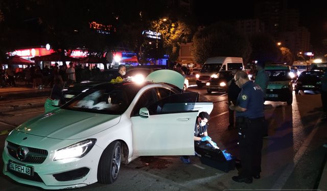 Adana'da:''Lüks Otomobil Çalıp Polise Ateş Ettiler''