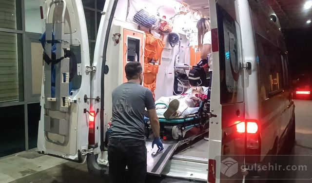 Kocaeli'de Çıkan Kavgada 1 Genç Bıçakla Yaralandı