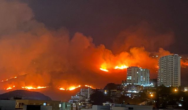 Kolombiya’da Orman Yangını: Yerleşim Yerlerini Etkiliyor